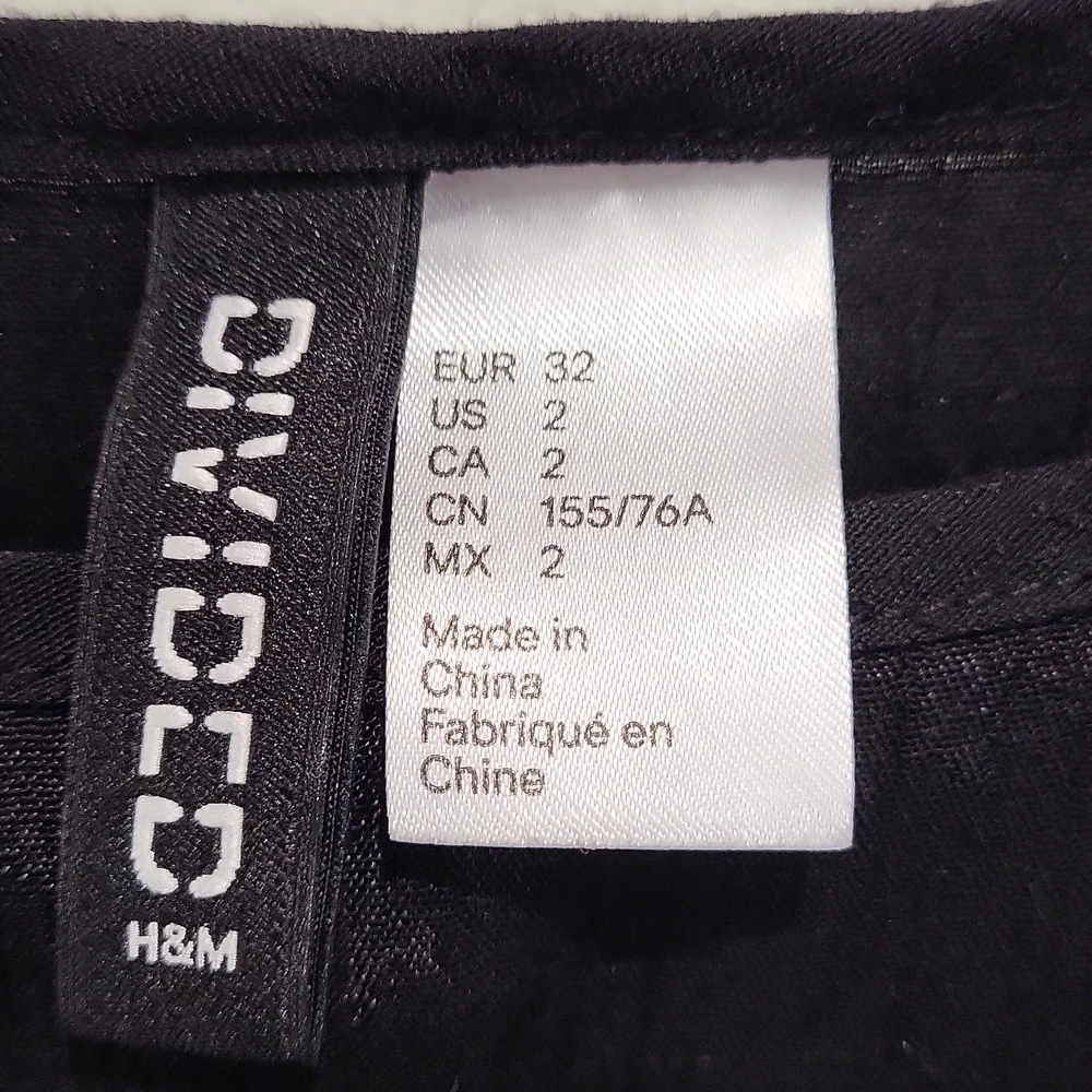 H & M Divided CAMISOLE - Picture 2 of 6
